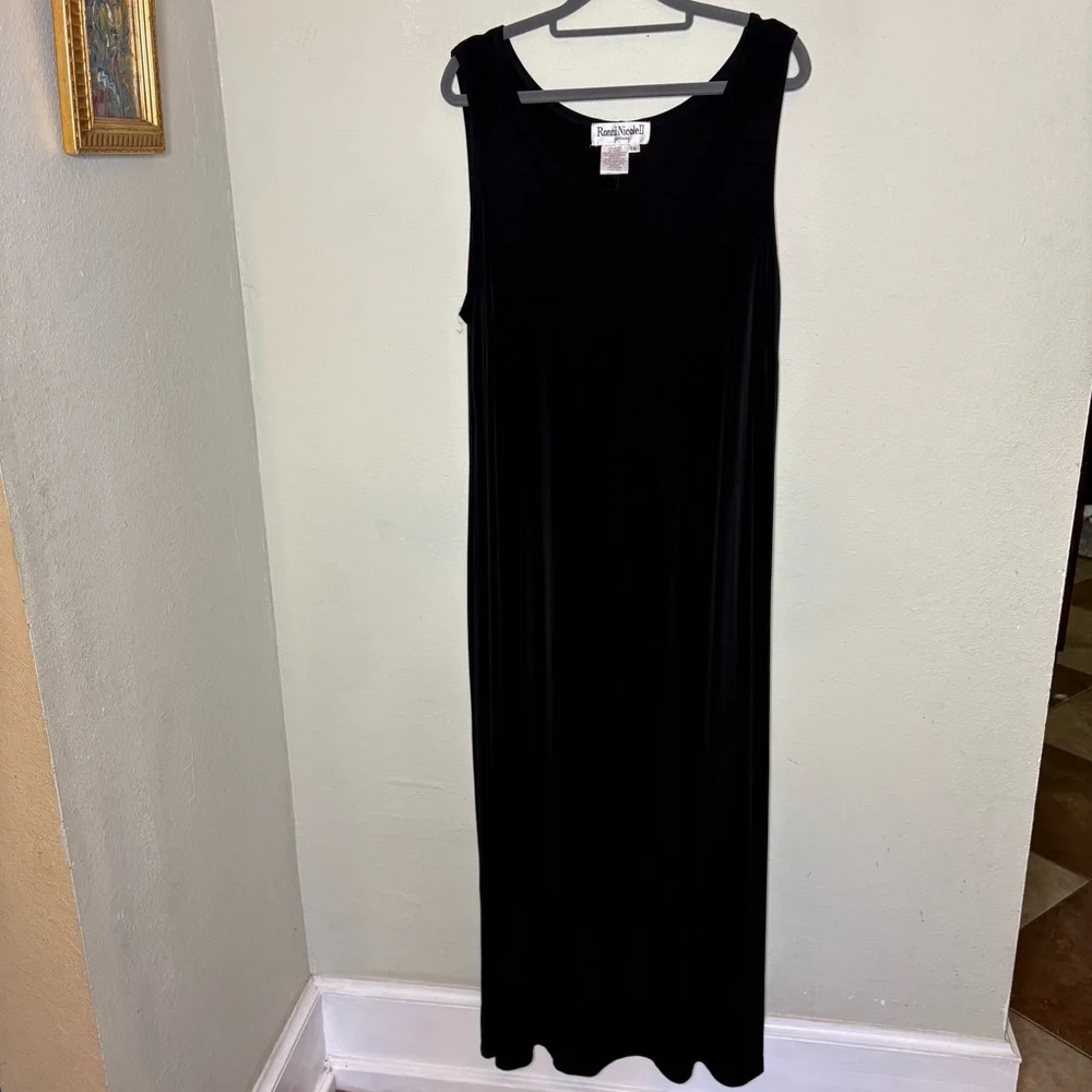 Ronni Nicole II Black Sleeveless Maxi Dress Size 18 - Picture 1 of 4